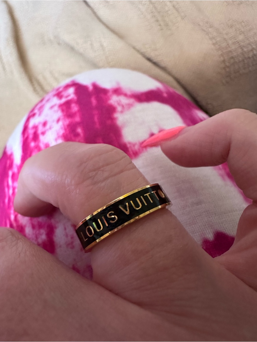 Louis Vuitton Black and Gold LV Logo Band fashion Ring. Size 7.